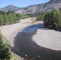 Photograph showing large meander bend on the Methow River above Wolf Creek along the Big Valley Wildlife Area. River is approximately 15 meters (50 feet) wide.(Photograph taken by C.P. Konrad, U.S. Geological Survey, September 2001.)